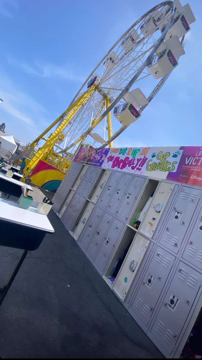 LoveVictorFPage's tweet photo. Un poco del festival organizado por Hulu por el mes del orgullo y la tercera temporada. ✨🌈
#LoveVictor https://t.co/D1ctjyZgDq