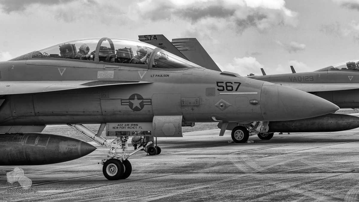 PringPhotograph's tweet photo. Readying up Grizzly 567 for the Space Coast Airshow 2022

#Grizzly #Growler #EA18G #ElectronicWarfare #Jammin #GONAVY #Navy #USNavy #Hornet https://t.co/ksgql8IV1n