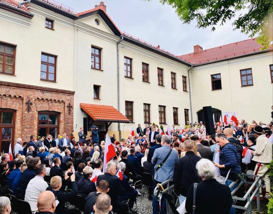 Rozpoczęło się spotkanie premiera <a href="/MorawieckiM/">Mateusz Morawiecki</a> w Olkuszu. Pozdrawiamy uczestników! 
#PolskaWSercu #DobryRządNaTrudneCzasy