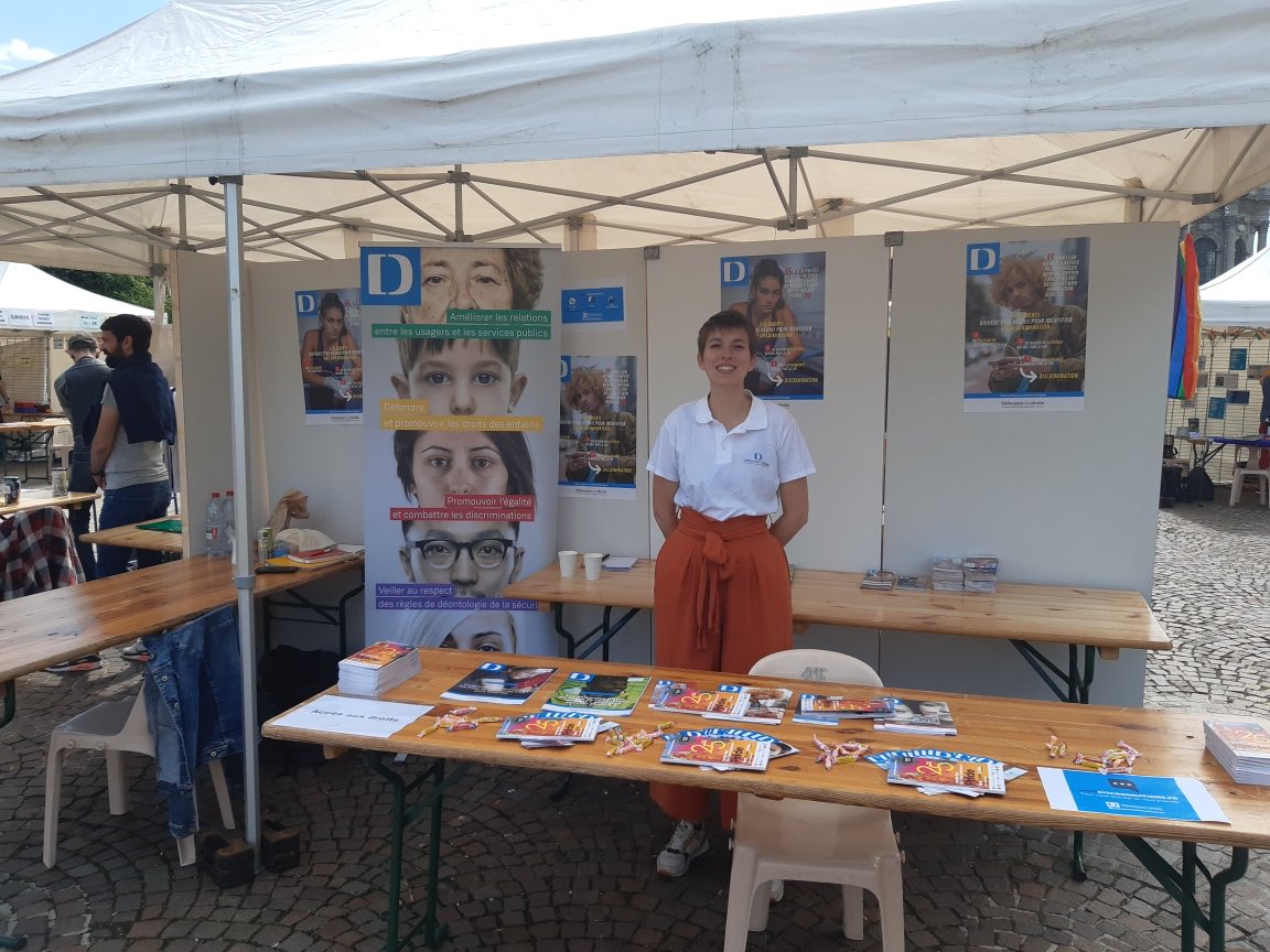 Défenseur des droits tweet media