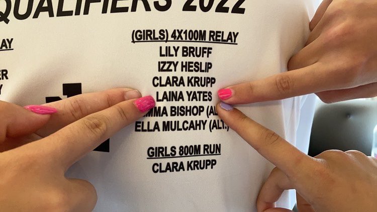 Laina couldn’t make it to the state meet, but the girls are still supporting her and miss her!