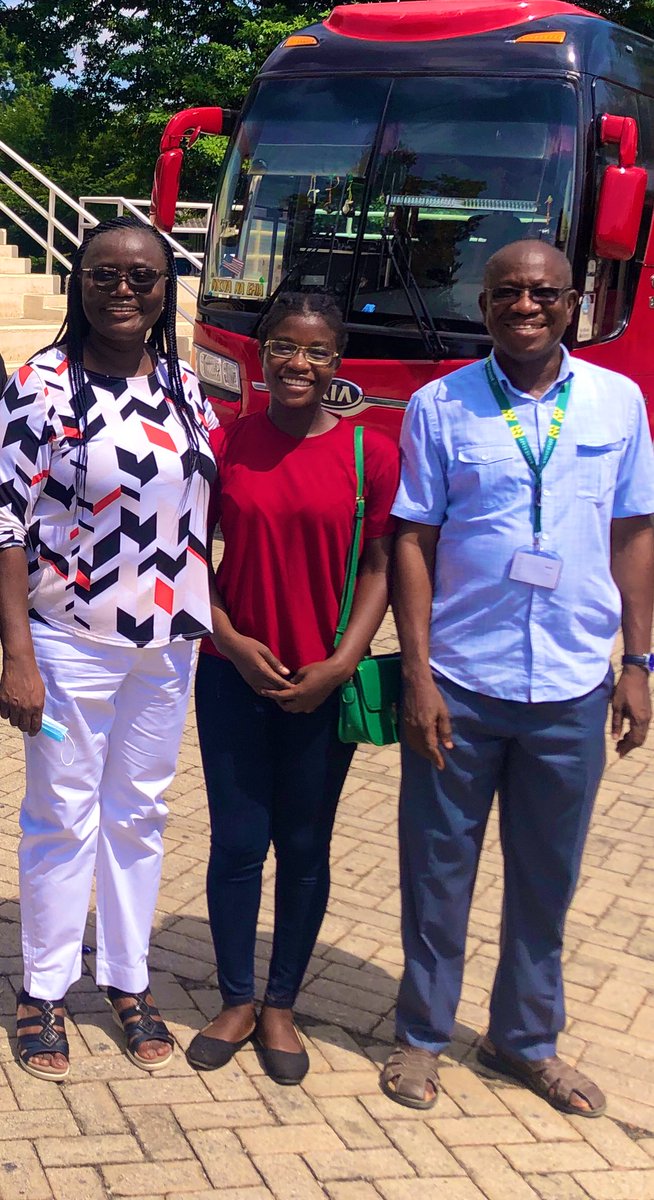 Abigail_Sackey1's tweet photo. I had always admired her( Knust VC) from afar.
Guess what I had the opportunity to meet her with the (Pro VC).
It was all JOY❤️🥳🌏🫂🙏.
#blessed #SMTRANSPORTKNUST #Knust #knustVC https://t.co/k0HfocF8qA