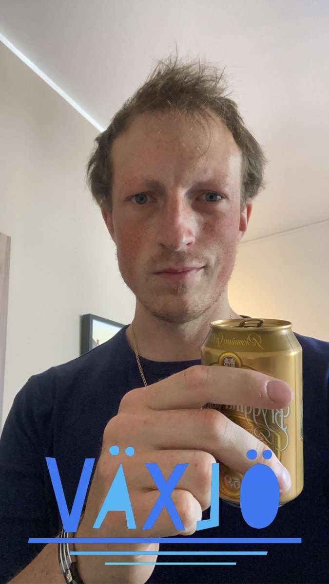 132rask's tweet photo. Cheers motherfuckers! 🍻 #Växjö #Sesidimman https://t.co/CuzCA9k7Ee