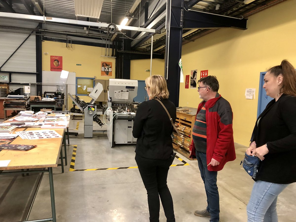 CurieBernay's tweet photo. L’équipe de direction @CurieBernay a visité le pôle graphique et les plateaux techniques du lycée @LpoCornu .
Visiter, échanger pour mieux accompagner ensuite les élèves dans leur #ParcoursAvenir.       🙏🏻🙏🏻 @LpoCornu pour l’accueil !  @ac_normandie @dsden27 https://t.co/jrhmZPN7FE