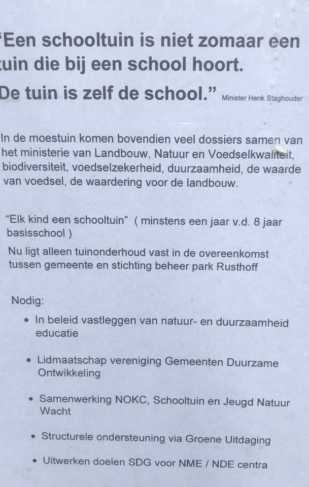 Samen met ⁦<a href="/joepderksen/">Joep Derksen</a>⁩ @cdateylingen bezoek gebracht aan schooltuinen bij Park Rusthoff. <a href="/gemteylingen/">Teylingen</a> mag trots zijn op dit fantastische initiatief. Zou fijn zijn als meer kinderen hier gebruik van kunnen maken!