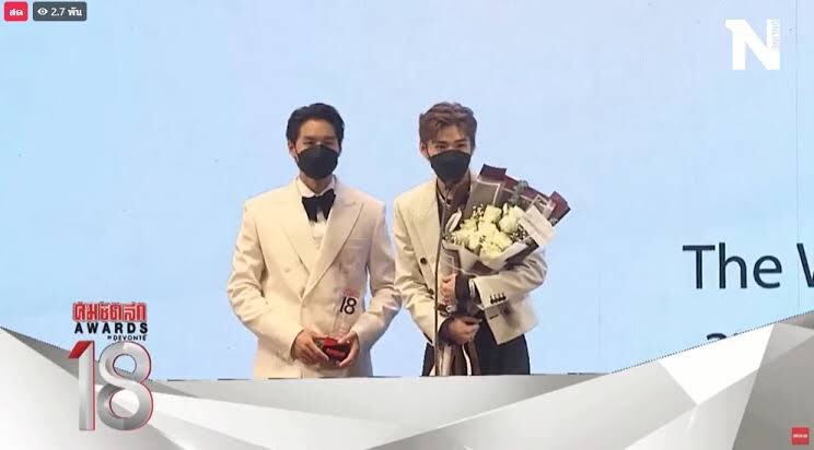 MommyMay_CNP's tweet photo. มาสู้กันที่แบบนี้ดีกว่าค่ะคุณพี่ ~ ในขณะที่คนที่คุณวิจารณ์ มีรางวัลให้รับกันทุกปี พพบก กับ นป เค้าเดินมาไกลมาก เพราะความสามารถของเค้าเองและการสนับสนุนอย่างดีของ ฟค

สู้แบบนี้มันถึงจะสมศักดิ์ศรีค่ะ สู้หน่อย
ขอให้โชคดีในการทำงานบนวงการนี้ ด้อม นป จะจำชื่อนี้ให้ขึ้นใจ #แบนgymandswim https://t.co/061gMQf49E