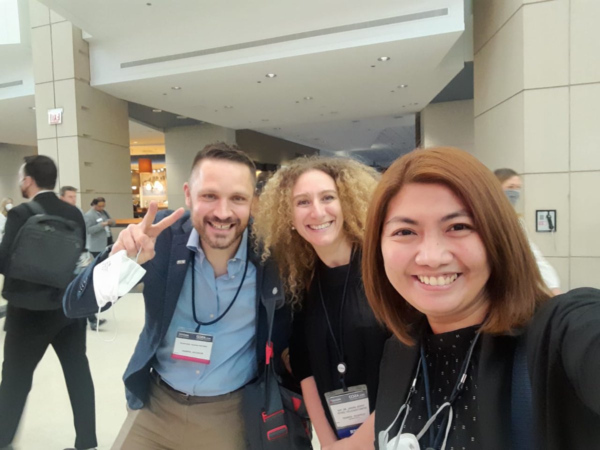 TeresaSAmaral's tweet photo. I also like this one 🤗
@BenWestphalen @mcordinario1 🌟
#ASCO22 @ASCO
#virtualmentoring #IRL 😊 https://t.co/kODvZbUWRn