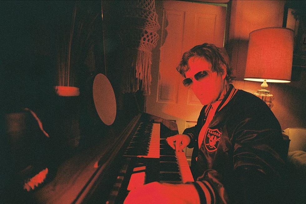 Angel Du$t/Trapped Under Ice vocalist Justice Tripp releases solo LP as Cold Mega, including a song ft. Militarie Gun's Ian Shelton brooklynvegan.com/justice-tripp-…