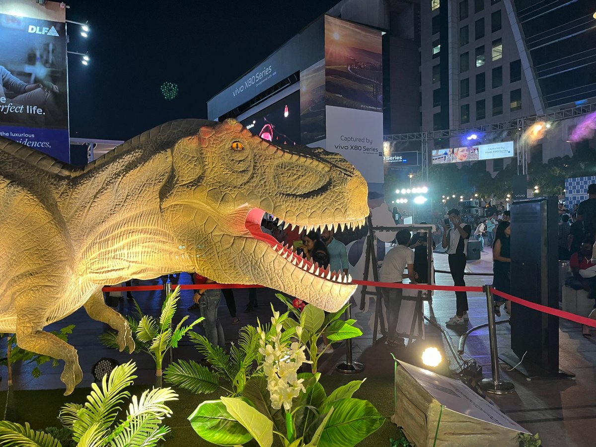 UNinIndia's tweet photo. Look who's arrived in 🇮🇳! It's @UNDP Climate Activist and sole survivor of the asteroid - @frankiethedino🦖

He knows a thing or 2 about extinction. 

His message, "Going extinct is a bad thing. At least we had an asteroid, what's your excuse?"

#WorldEnvironmentDay #OnlyOneEarth https://t.co/XqVY70JhLO