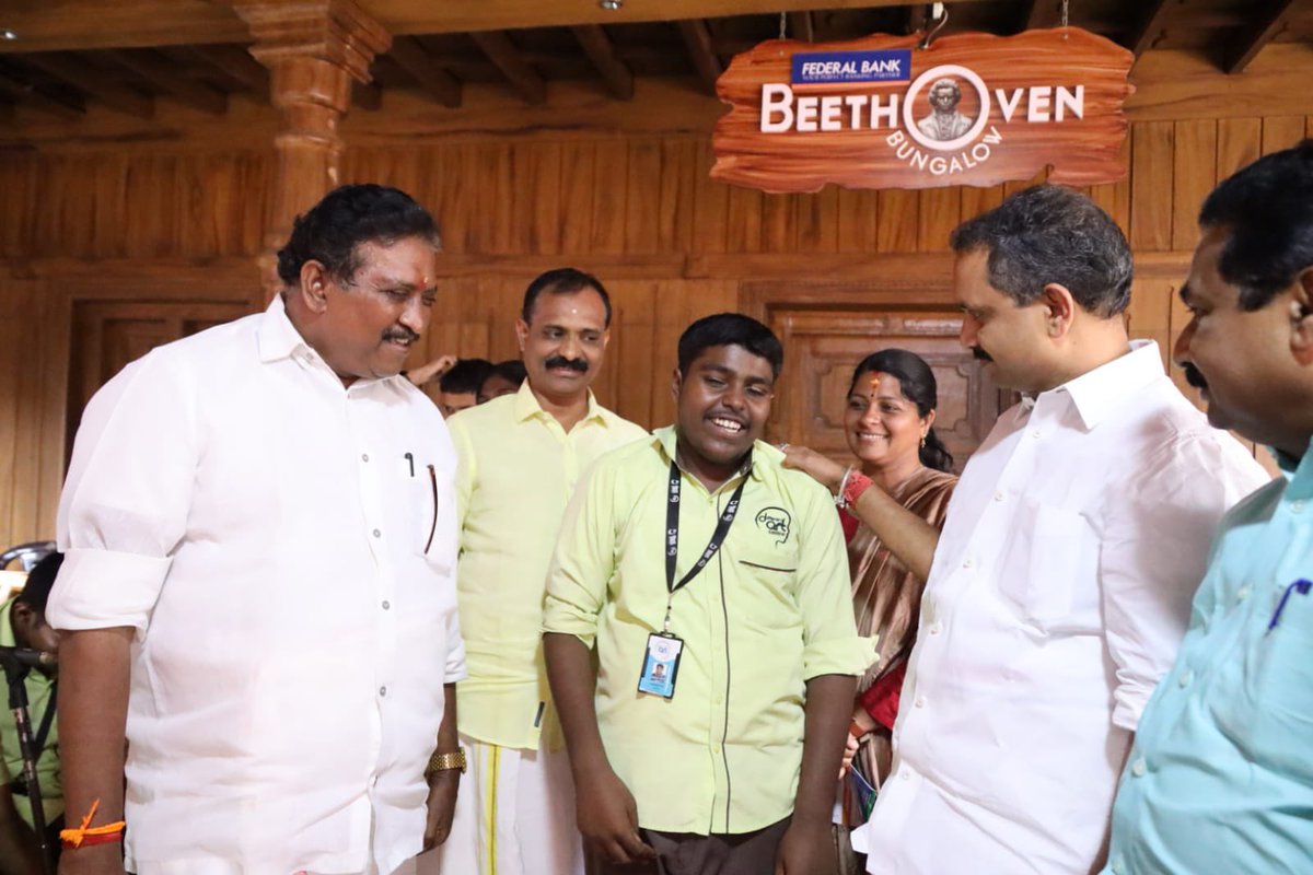surendranbjp's tweet photo. സുപ്രസിദ്ധ മാന്ത്രികൻ ശ്രീ. ഗോപിനാഥ് മുതുകാടിനെ സന്ദർശിച്ചു. #8YearsOfGaribKalyan #8YearsOfSeva https://t.co/QlKzfe35Iq