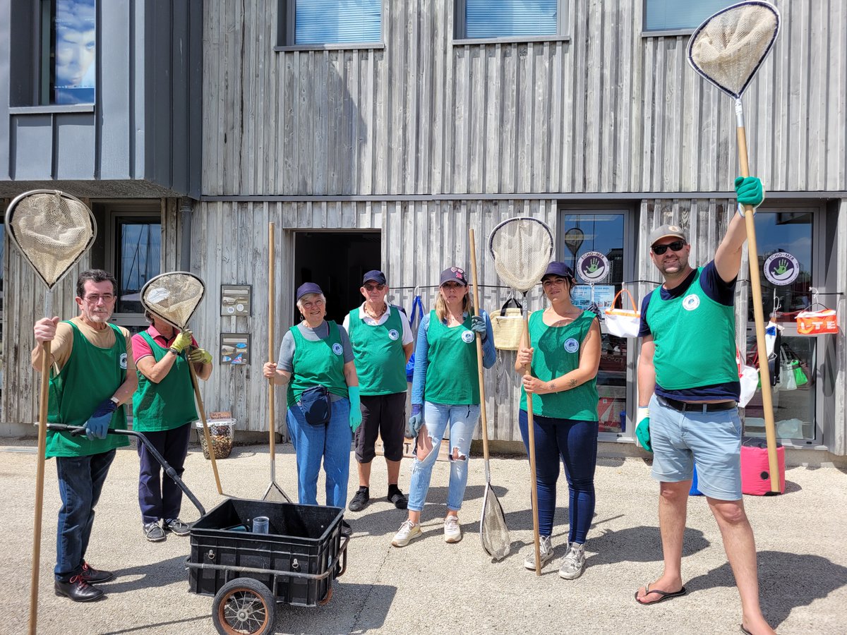 Echo_Mer's tweet image. + de 35 kilos de déchets repêches dans le Vieux Port de La Rochelle ce weekend ! 😳😡

C'est trop ! Réveillons-nous ! 💪🌎🌊

#ecoutetamer #epuisetondechet #larochelle #ocean #pollution