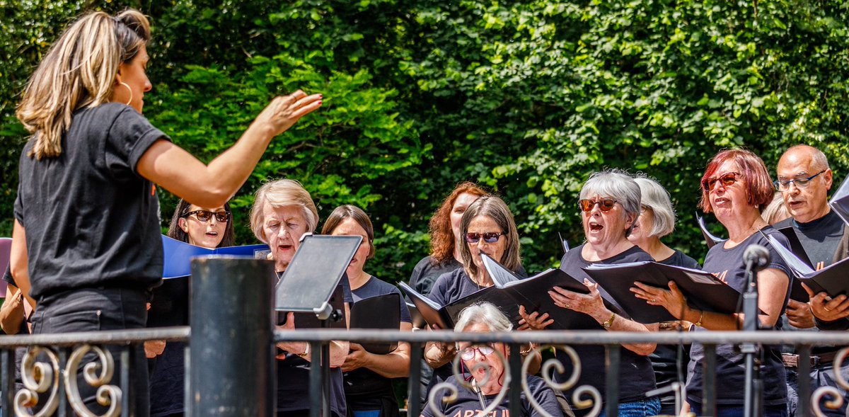 Had a lovely time singing in sunny Worthington Park for the Jubilee celebrations! Photo by Derek Stuart-Cole
#singout #worthingtonparksale #jubileeperformance #jubileeweekend2022 #choirchoirchoir #onthebandstand #artfulplayground #communitysinging