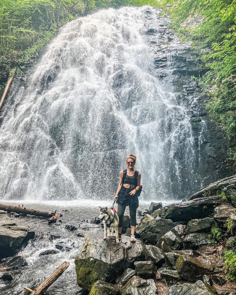 GenevieveonTV's tweet photo. We love a waterfall 😍 

#CrabtreeFalls  #huskyhikes https://t.co/EC6Xx5Ok8i