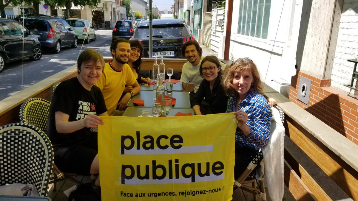 Victor_Lcnt's tweet photo. Samedi collage/tractage pour @stphanieH8 @PlacePublique_ à Maisons-Alfort.
Législatives J-8, osons l'humanisme 🟡 https://t.co/KoM9PNZ5sL