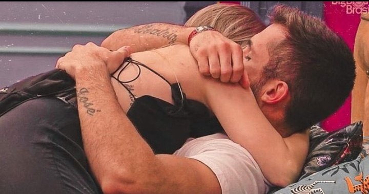 comentsLou's tweet photo. não sei... eu acho que o termo certo é que eu tô com saudade https://t.co/Q05Nvy3jPg