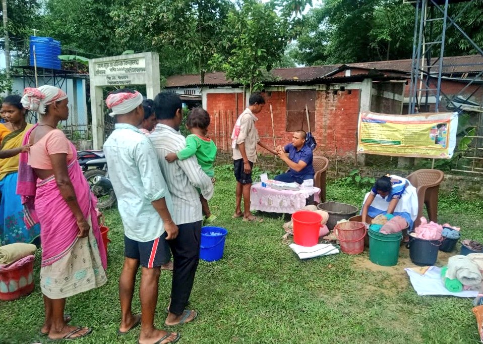 DVBPO_DIBRUGARH's tweet photo. #Bednet Impregnation #ITBN camps at different locations #Dibrugarh by #NCVBDC for prevention &amp; Control #Malaria #Dengue #JapaneseEncephalitis protection against #Mosquito 
@nhm_assam https://t.co/tEc7YR3hgo