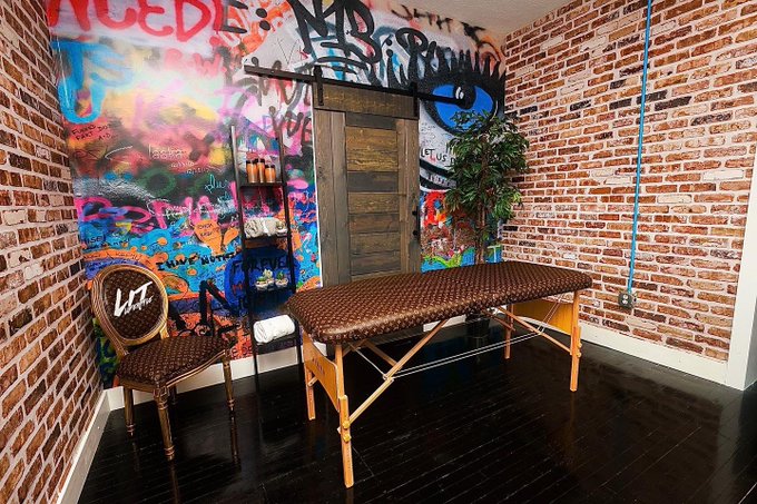 LV massage table in new Houston studio https://t.co/6PZBjXVc74 https://t.co/TG1EMgcg14<a href="/tag/newprofilepic"class="tags"><span>#newprofilepic</span></a>