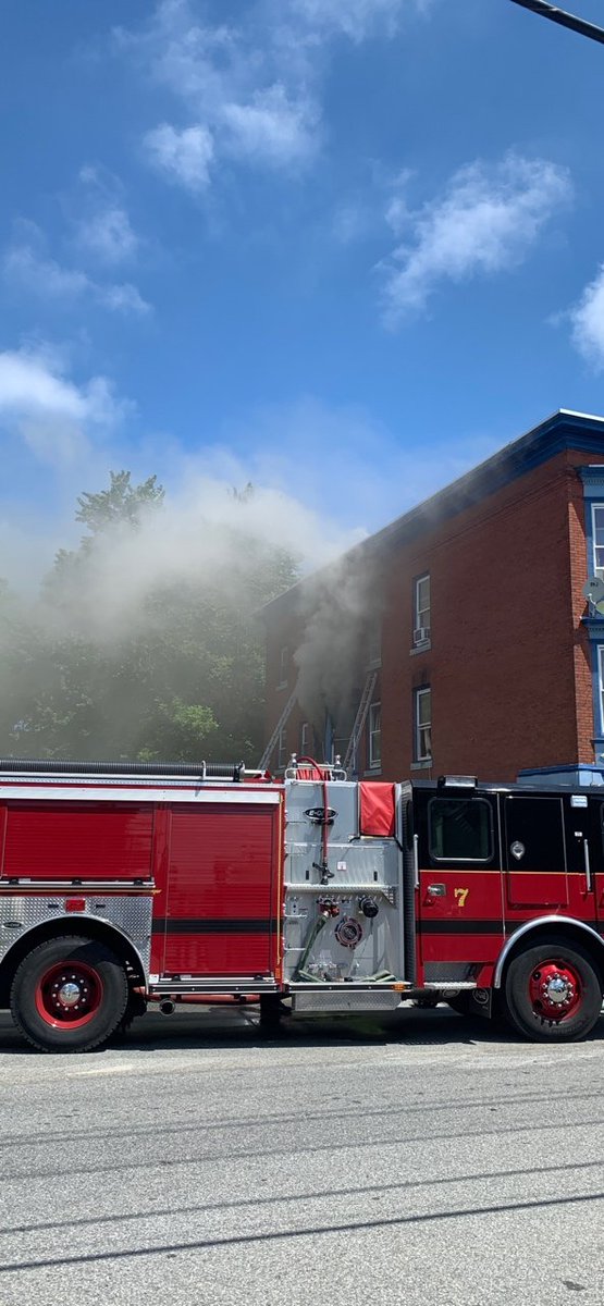 FyrPhoto_Ma's tweet image. @Rich2011storm picture from 2nd Alarm in Lowell 337 Westford St