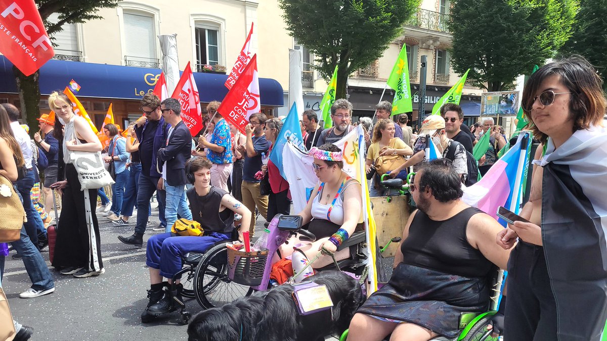 ValFaucheux's tweet photo. Reconnaître à toutes et tous dans notre diversité les mêmes droits nos et combattre toutes les discriminations. #LGBTQIA #homophobie #transphobie #solidariteMigrant #Handicap 🌈 https://t.co/dnt5pR0Lul