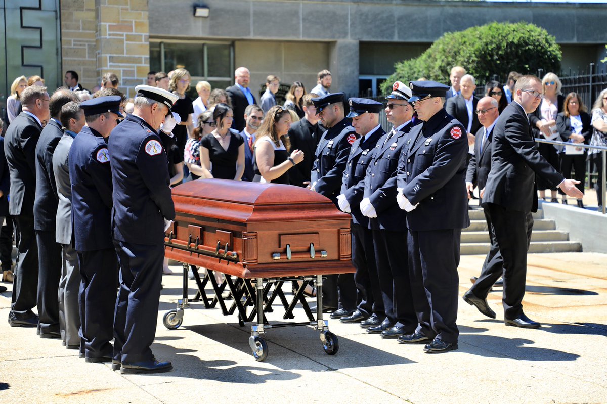 FireDeptPhoto's tweet photo. Firefighter Kevin Fitzpatrick Funeral https://t.co/kWmUf2gNrI