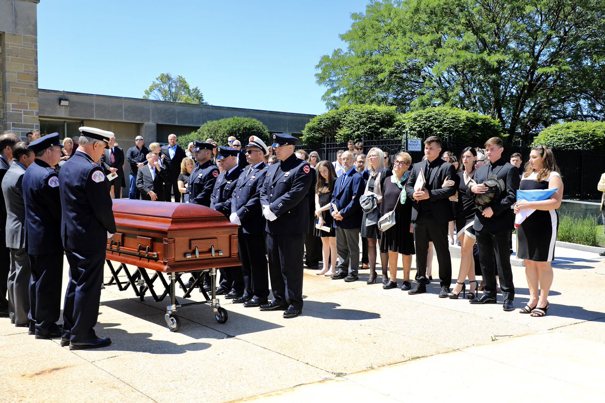 FireDeptPhoto's tweet photo. Firefighter Kevin Fitzpatrick Funeral https://t.co/kWmUf2gNrI