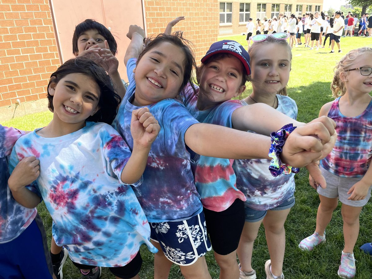 The PatriOTTs had the best Field Day! 🇺🇸❤️💙

Thank you Mr. Ryan for always putting together a perfect day for the kids. We are going to miss you!
