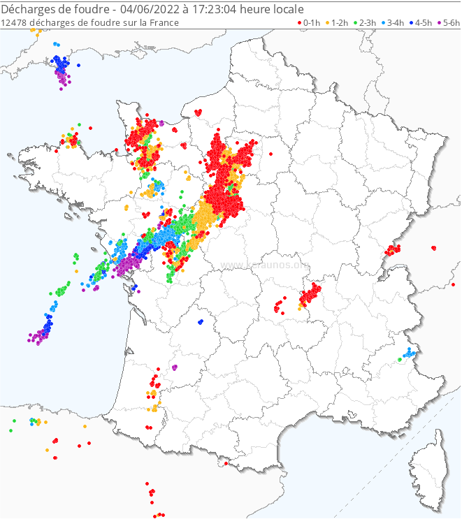 Depuis 12h, plusieurs supercellules grêligènes concernent centre-ouest et nord-ouest, notamment de la Vendée à midi, au Berry actuellement.

Le forçage principal va gagner le sud-ouest en soirée avec multiples #orages parfois violents attendus jusqu'au nord-est la nuit prochaine. 