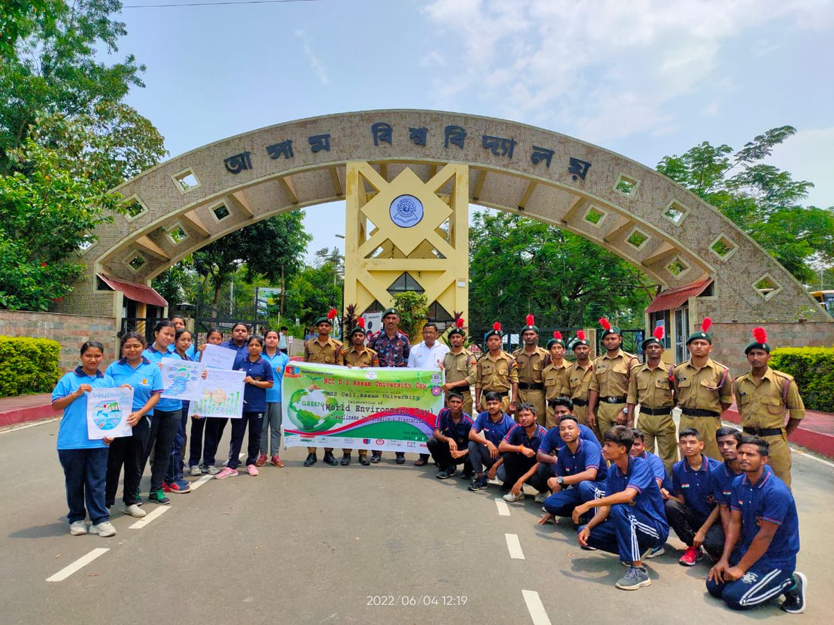 prodefgau's tweet photo. #WorldEnvironmentDay
 32 Cadets of 3 #ASSAM (Boys) Bn &amp; 07 Girls of 62 Assam Bn #NCC of Assam University, #Silchar planted 20 Saplings followed by Area Cleaning &amp; Quiz Competition. The occasion was graced by Prof. R M Pant, VC, Assam University.
@nccner @HQ_DG_NCC @AssamUnivSil https://t.co/tireVGQvyr
