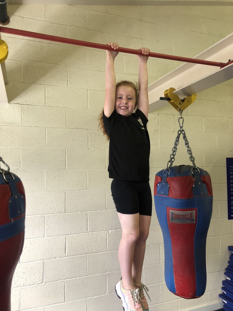 FitFactoryAbc's tweet photo. Hang Tough today in the gym for the little ones, 1 min 48 seconds for the winner Nancy, 2nd David &amp; 3rd was Ralph  👊🏻💥👊🏻 https://t.co/goiY987IPW
