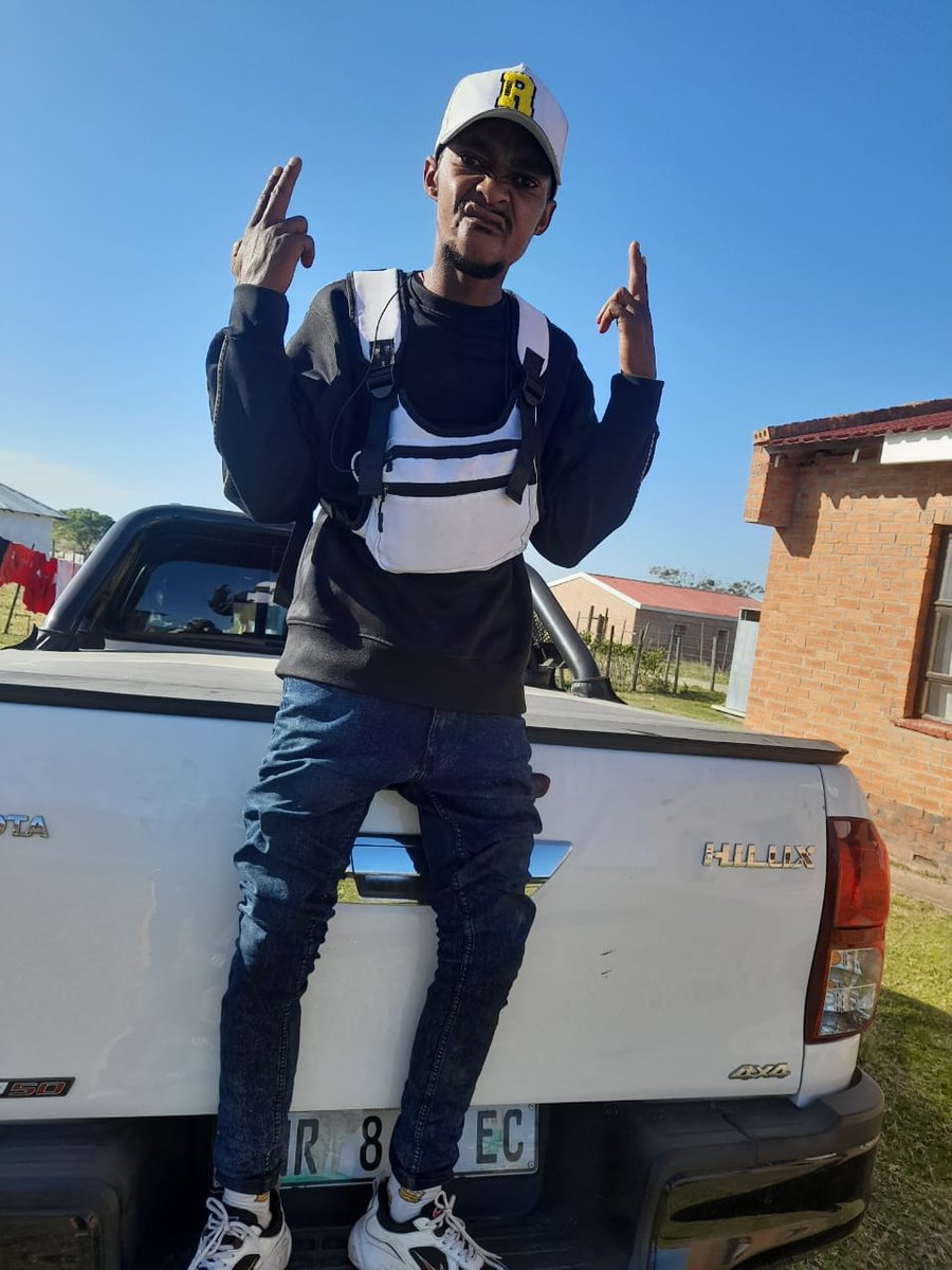 ZukoStemele's tweet photo. Ya alright, I'm alright, we alright than my money is right. https://t.co/bM9LWydn2I