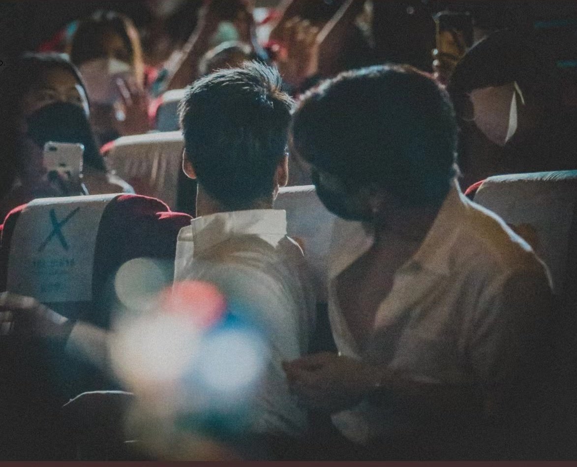 2727883085Liu's tweet photo. The right love is that they meet the right person at the right time, and start a right relationship.
#KinnPorscheEP9 https://t.co/bBa7nZ07AN