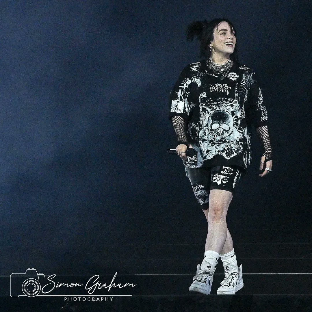 simonsphotos's tweet photo. Billie Eilish, Happier than ever tour at SSE Arena last night. #billieeilish #billieeilishfanpage #hteworldtour #htebillie #htebillieeilish #htebelfast #htetour #htetour2022 https://t.co/ObBkHbyg00