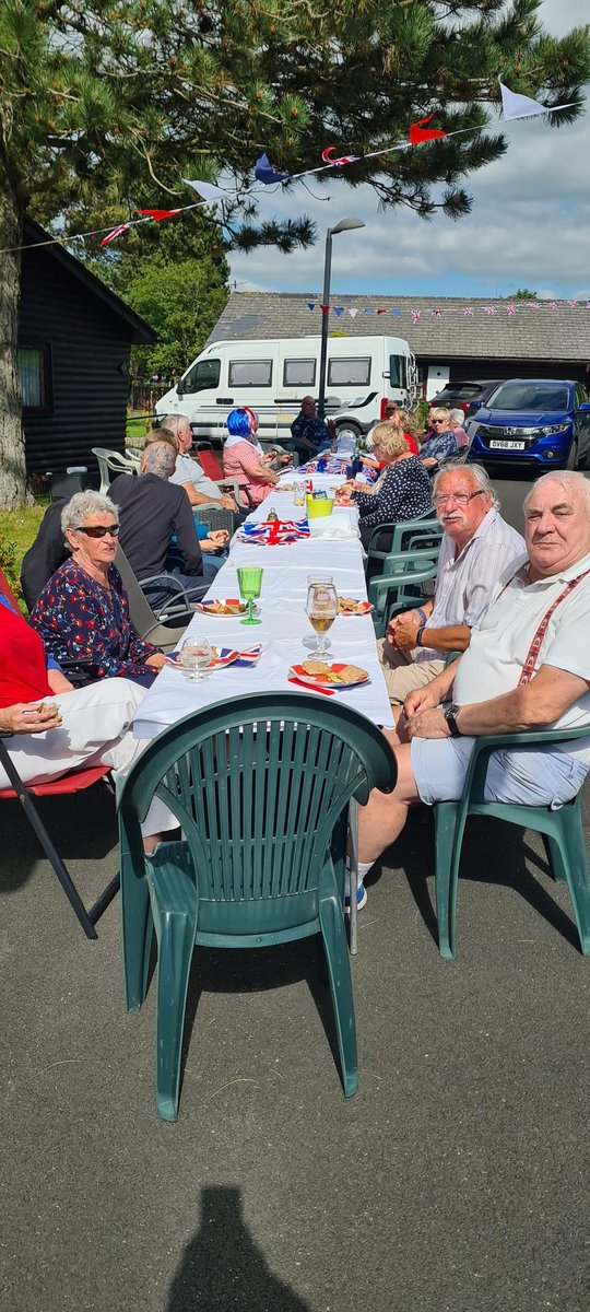 AmirCasey7's tweet photo. Our very own #JubileeStreetParty at #PineLakeResort https://t.co/SiNh3McJx1