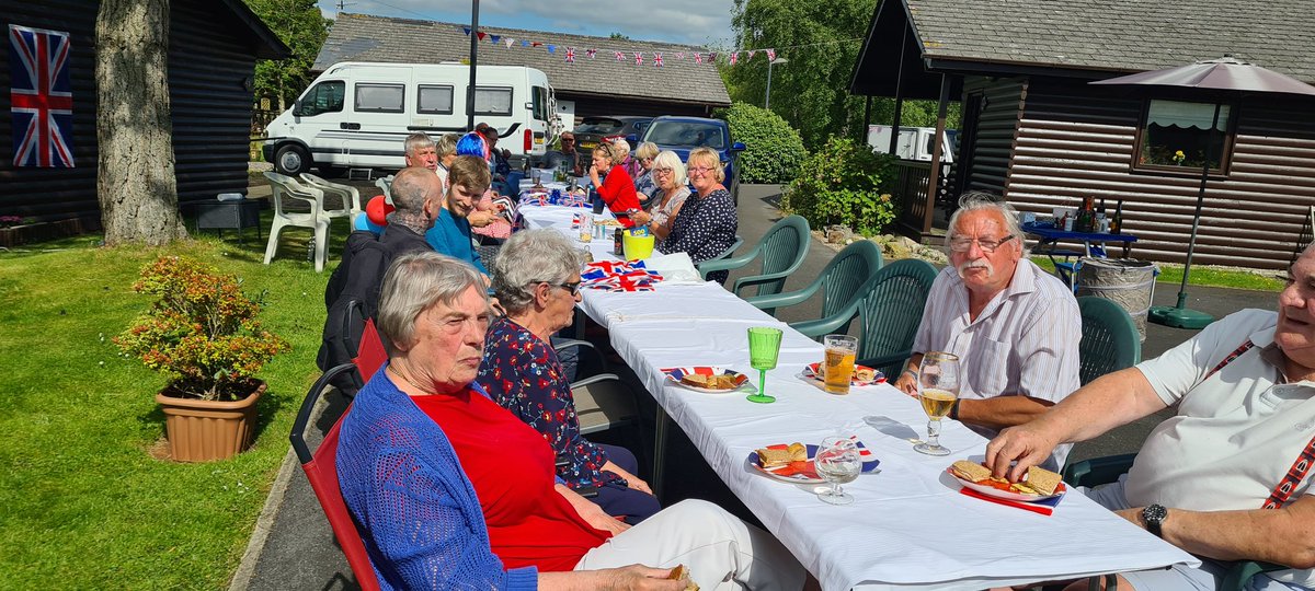 AmirCasey7's tweet photo. Our very own #JubileeStreetParty at #PineLakeResort https://t.co/SiNh3McJx1