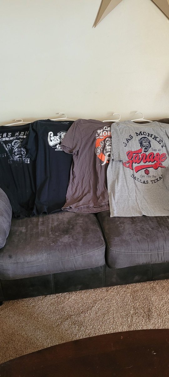JRSutton293's tweet photo. @RRRawlings got my new shirt today added to my collection. https://t.co/MQkMDXbH06