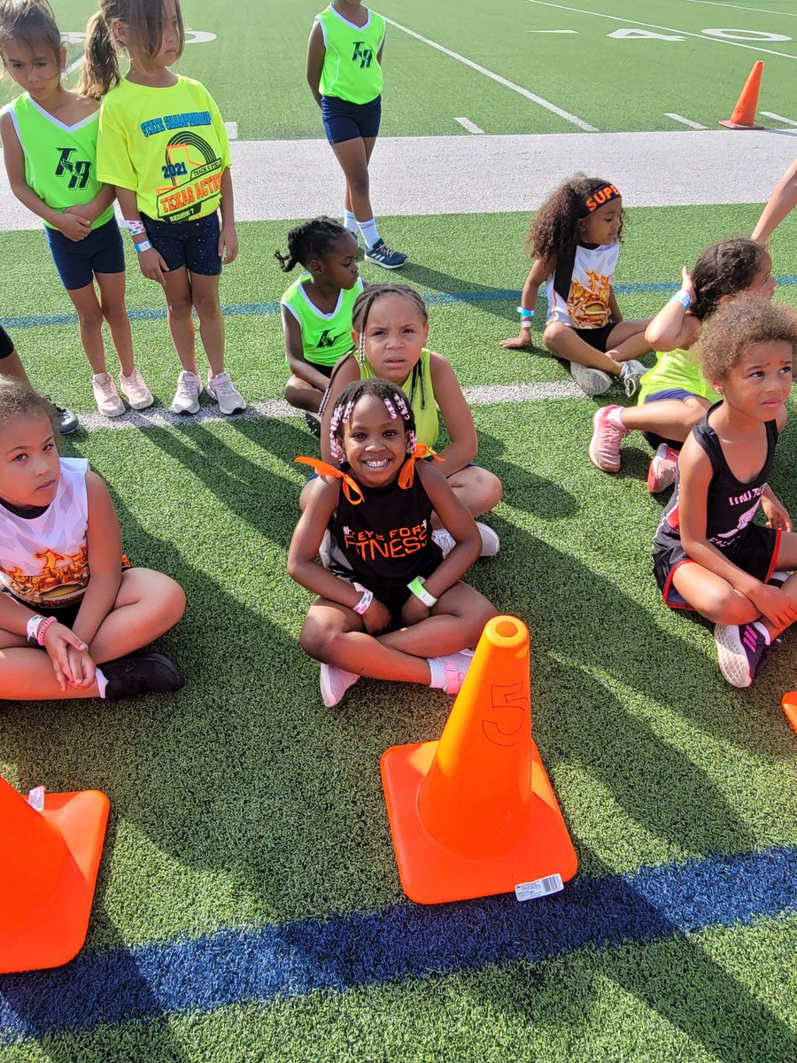 Coach_Mallam's tweet photo. We survived our 1st event today for the kids running the 50m Dash. Kids were excited and having fun. 
#keysforfitness  #coachgrind #coachup #MINDSET #motivation #sportstraining #personaltraining #trusttheprocess💯 #nevergiveup💪🏾 #determination #summertrack #loveandtrack https://t.co/xg0xvNICwb
