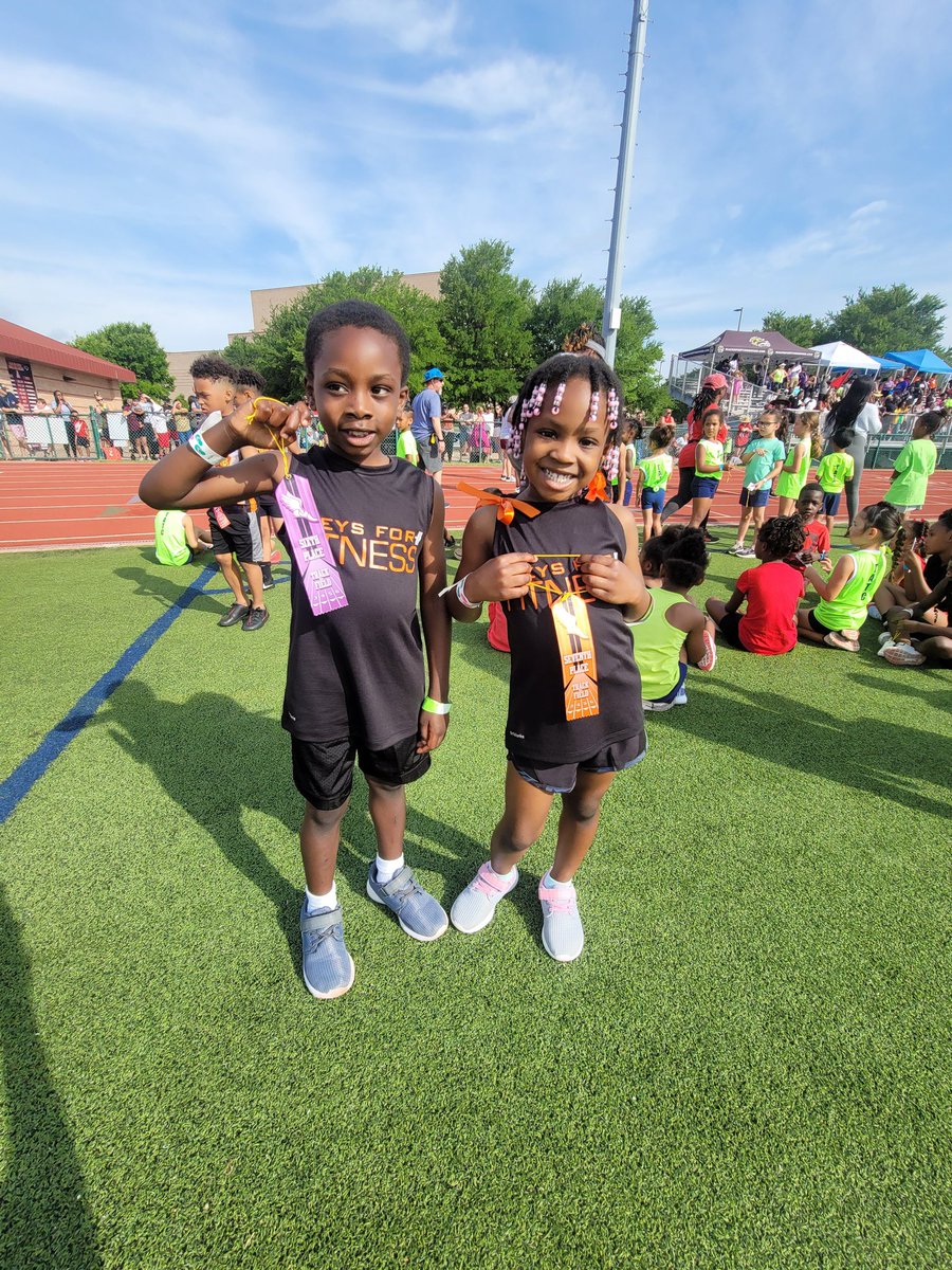 Coach_Mallam's tweet photo. We survived our 1st event today for the kids running the 50m Dash. Kids were excited and having fun. 
#keysforfitness  #coachgrind #coachup #MINDSET #motivation #sportstraining #personaltraining #trusttheprocess💯 #nevergiveup💪🏾 #determination #summertrack #loveandtrack https://t.co/xg0xvNICwb