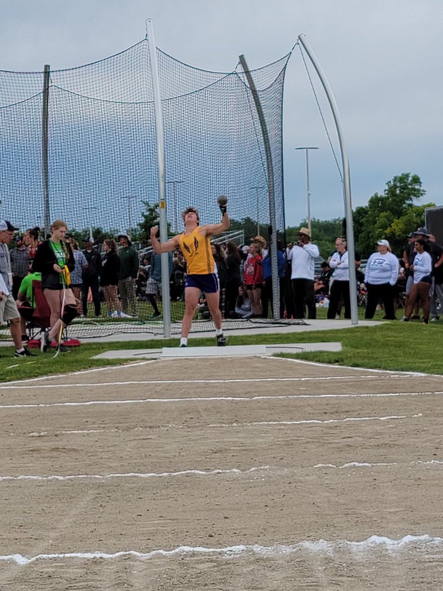 DLS_Track's tweet photo. Carter Kruse finished 15th in both discus and shot put today at the MHSAA D1 State Finals. Helluva DLS track career for the senior. Can’t wait to see what you do at Hope College in the years to come! 💜💛 https://t.co/DAl3GC0633