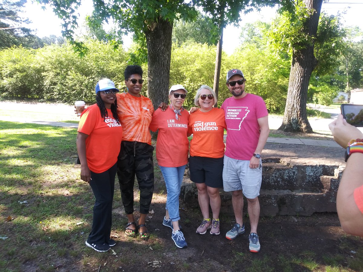 therealdon1p's tweet photo. @WandaRuffins @CrystalBraswe15 @MuddaTudda It could be just me, but I think orange looks good on us! Huge shout-out to @MichaelPoore1 for facilitating the connection! https://t.co/1FuVjCqgQO