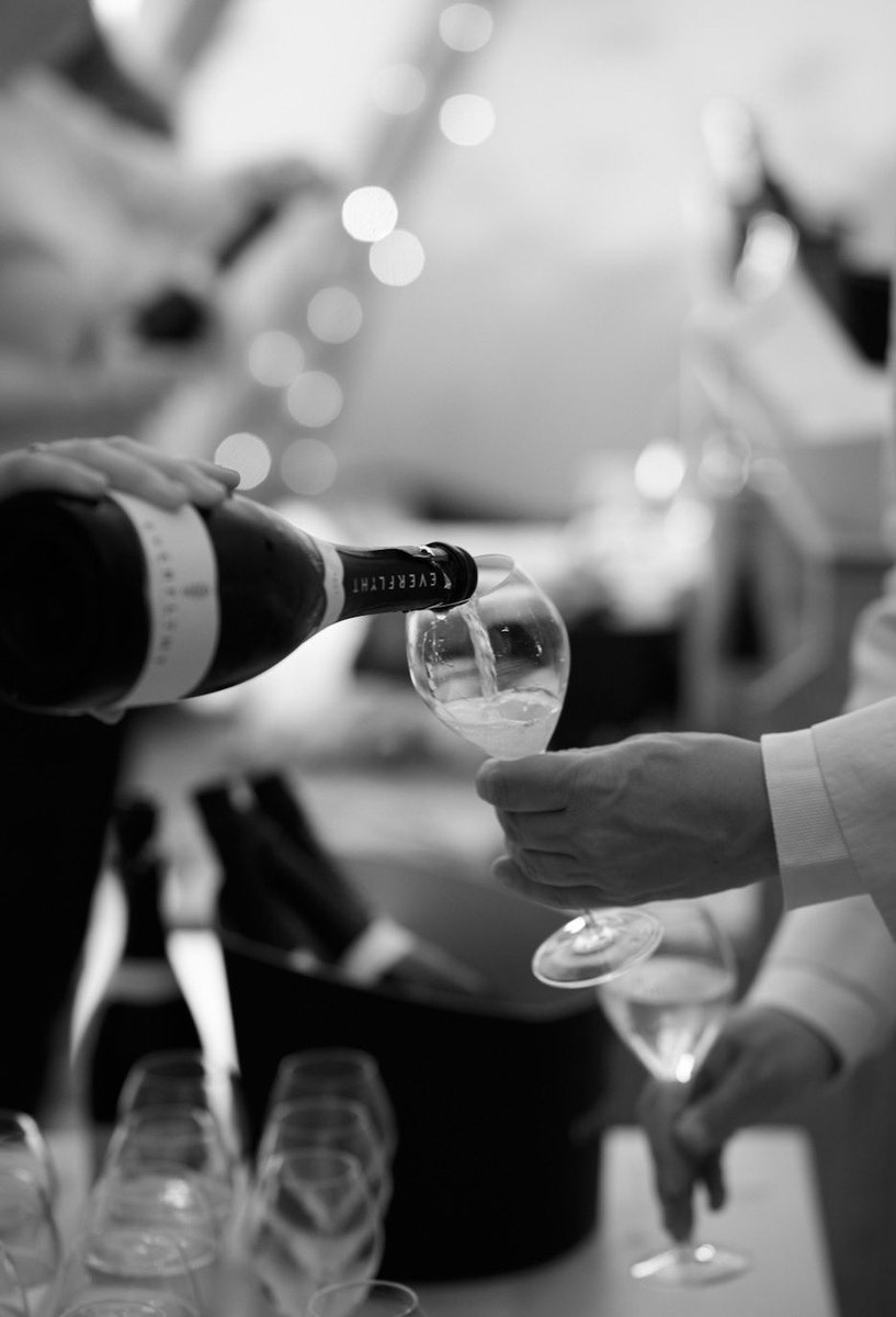 The perfect way to celebrate the long weekend &amp; the Jubilee Celebrations. We look forward to sharing Everflyht Brut NV 🥂 with everyone soon for future celebrations. #englishsparkling #englishwine #southdowns #jubileecelebrations #bankholiday