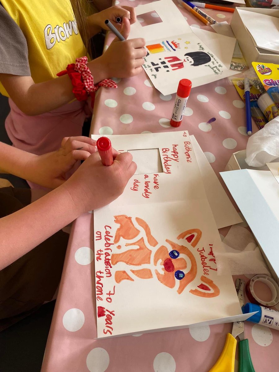 1stCressing's tweet photo. All of our units had lots of fun at the Division Jubilee Party! #GirlGuiding https://t.co/HhIJxzkrBn