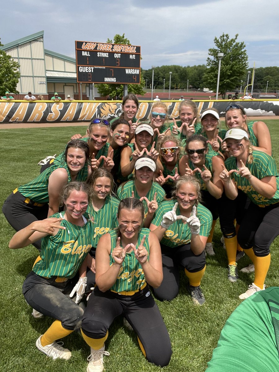 ehsblazersball's tweet photo. Fun win girls. Enjoy it for the moment. Back to work…….in 2 hours. #BlazerPride #EarnedIt https://t.co/6JVNAwVumX