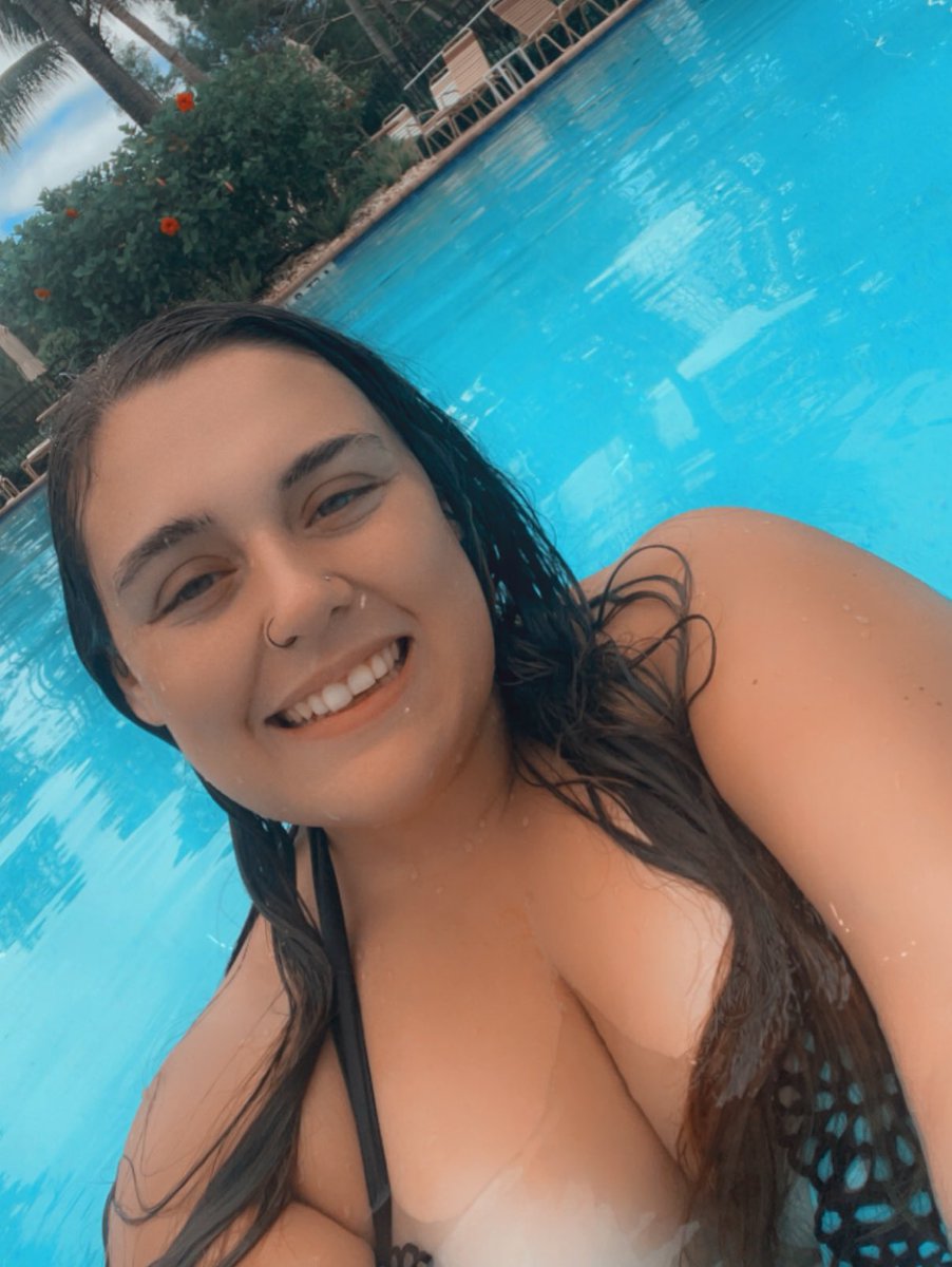 brianne666_'s tweet photo. What a nice vacation ✨

I wanna drain a loser today! https://t.co/gZAy6StGDY