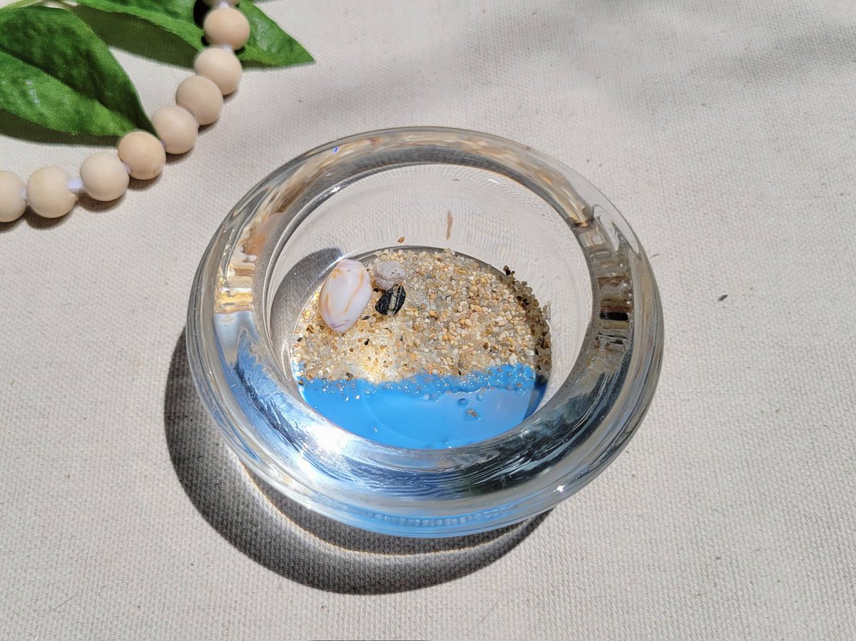 CraftsIdfk's tweet photo. Sending this little guy off to a new home ⛱️ only 4 left !! Check out my Etsy 🧡 idfkcrafts702 https://t.co/apCPaaZ0pi