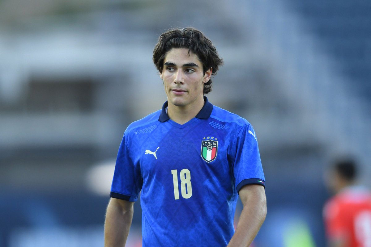 Trentacinque anni dopo l’ultima volta, un calciatore del Verona è in campo vestito di azzurro con la Nazionale Maggiore.

Complimenti Matteo, siamo con te 💛💙🇮🇹

#HVFC #ItaliaGermania #NationsLeague #Cancellieri