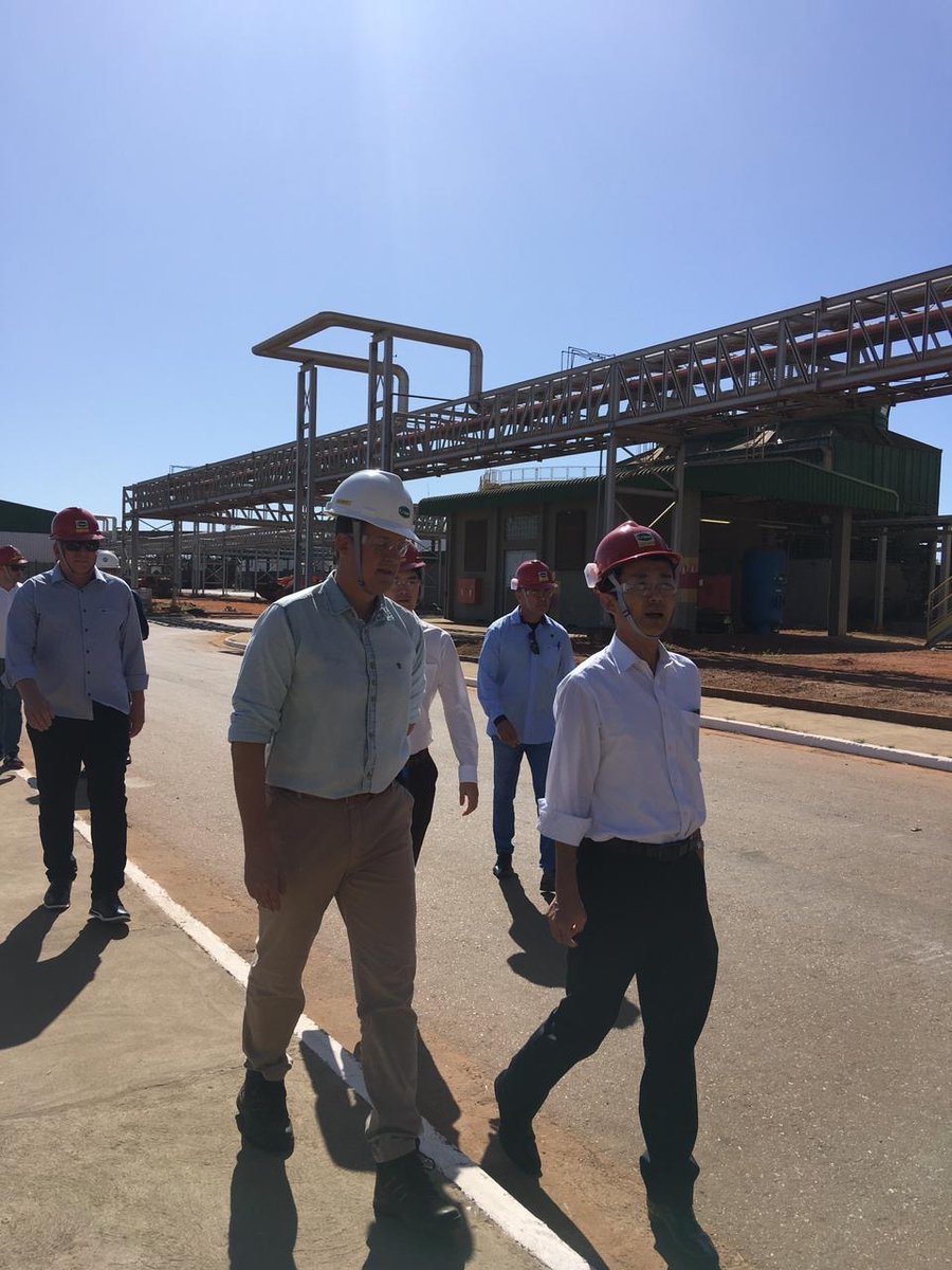 EmbJapao's tweet photo. Conhecendo fabrica da GRANOL na cidade de Porto Nacional. Estou sentindo potencial do setor agrícola do #Tocantins que é fruto do #PRODECER, um projeto de cooperação Japão-Brasil para transformar #Cerrado em uma grande região produtora de alimentos. https://t.co/Q9NvkaAKah