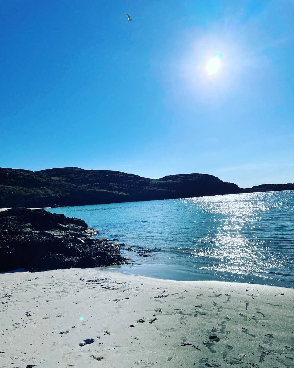 broadbayhouse's tweet photo. Gorgeous evening for a trip (and picnic tea) to Traigh Bhostadh (Bosta Beach) on the west coast of Lewis on the island of Great Bernera. Mounted on the far skerry is the Time and Tide Bell, one of several placed around the British coastline. #bostabeach #tideandtimebell https://t.co/RQUHnDEzYk