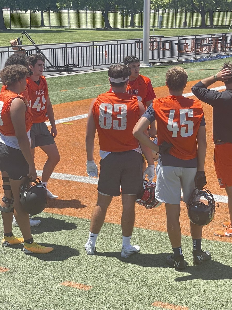 I am thankful for a great day today at Bowling Green. Can’t wait to be back for a game. <a href="/CoachLoefflerBG/">Scot Loeffler</a> @BGCoachMo <a href="/CoachBayer_/">Alex Bayer</a> #gofalcons