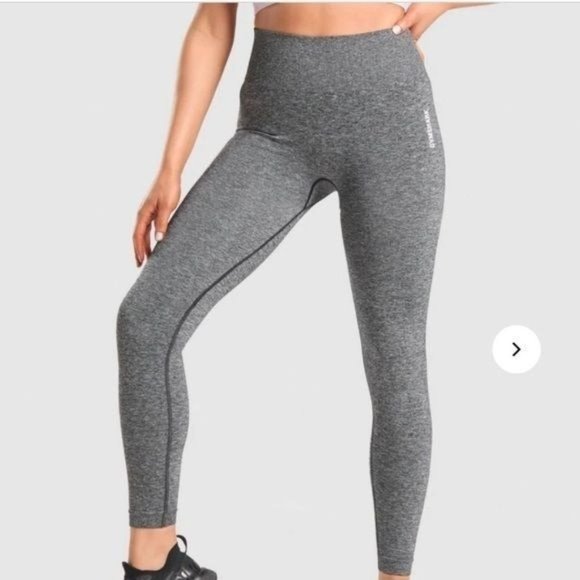 emilyellen26's tweet photo. So good I had to share! Check out all the items I'm loving on @Poshmarkapp #poshmark #fashion #style #shopmycloset #newyorkcompany #gymshark #apt9: https://t.co/eDor5XMh0e https://t.co/stLAasB1VZ