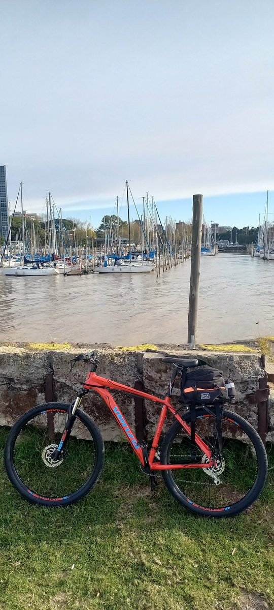 guillote72r's tweet photo. Pedaleada al Puerto de Olivos.
#cycling #cyclinglife #mtb
#bicicleta #bici #raiders
#cyclingstories #absolutemtb #mountainbike #totalmtb
#cyclingphotos #bike #bikelife
#MTBbicycle #venzo https://t.co/QQIyU3l0Em